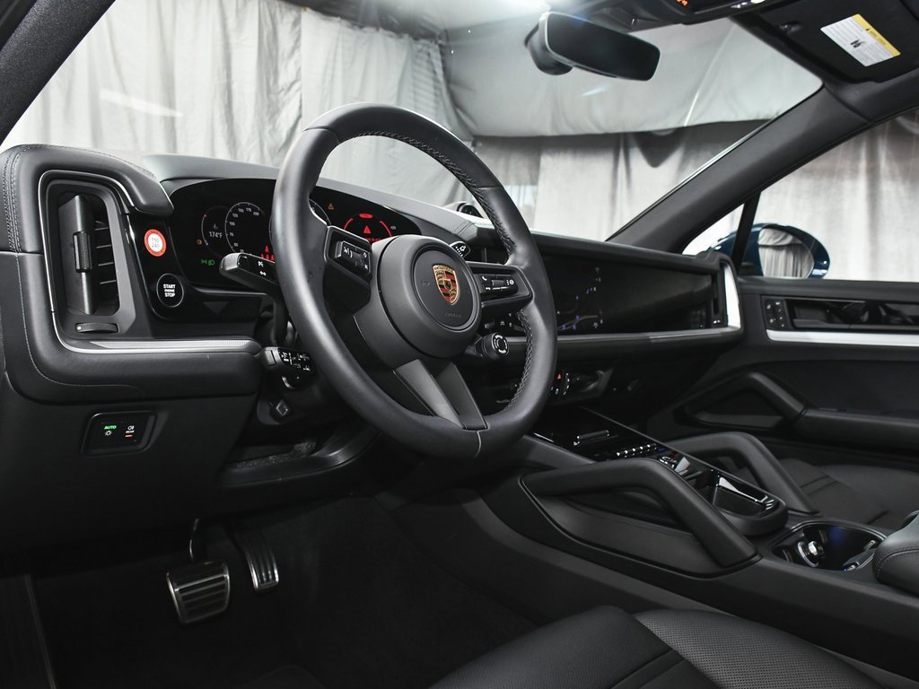 Used 2024 Porsche Cayenne S image 27
