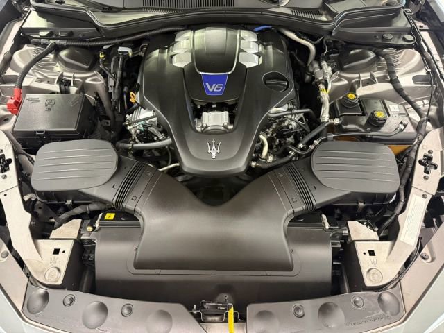 Used 2019 Maserati Ghibli S Q4 AWD/4WD image 38