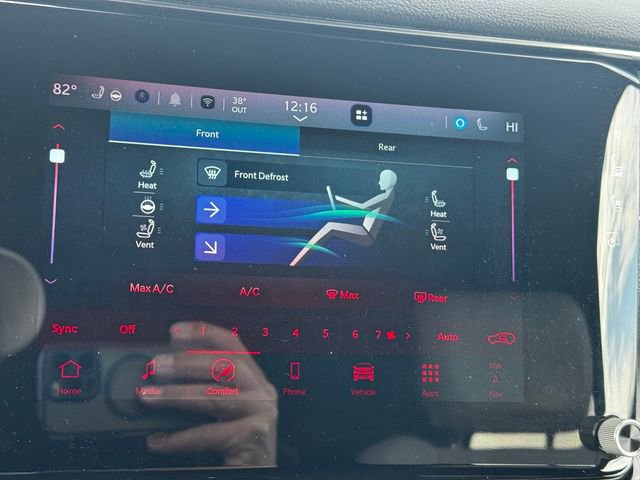 Certified 2025 Jeep Wagoneer Series III image 32