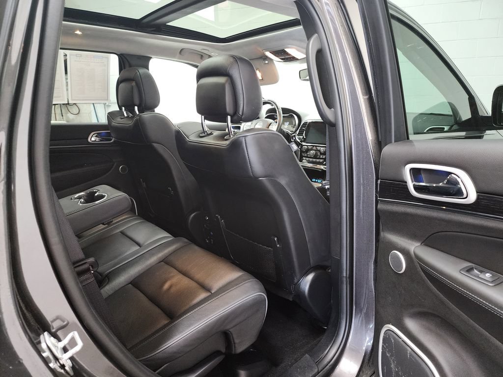 Used 2020 Jeep Grand Cherokee Summit w/ Platinum Series Group AWD/4WD image 32