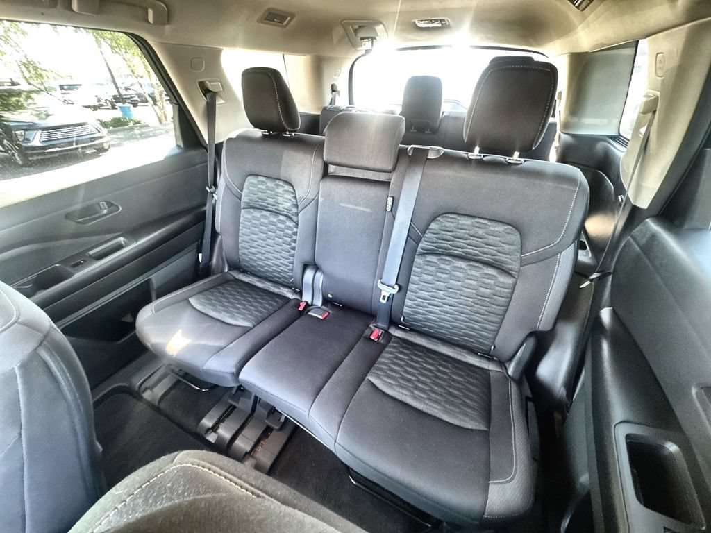 Used 2023 Nissan Pathfinder S AWD/4WD image 17