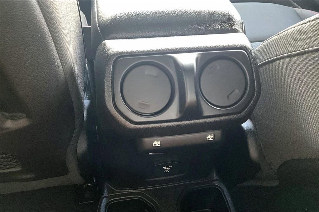 Used 2019 Jeep Wrangler Unlimited Rubicon w/ Cold Weather Group image 10
