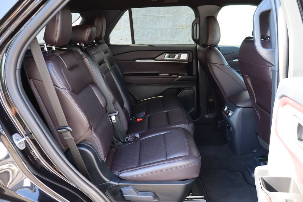 Used 2026 Ford Explorer Platinum AWD/4WD image 33