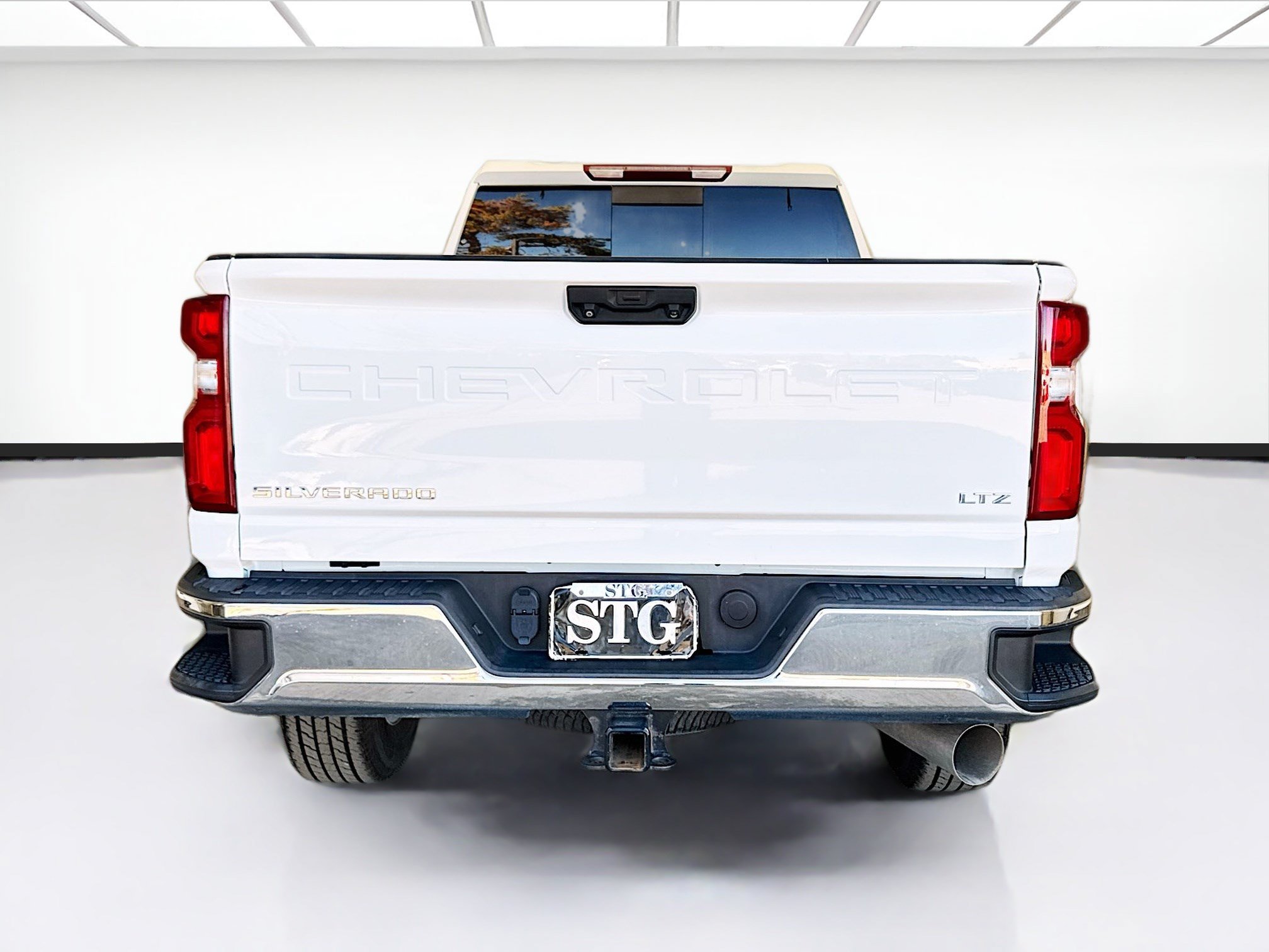 Used 2022 Chevrolet Silverado 3500 LTZ w/ LTZ Convenience Package AWD/4WD image 5