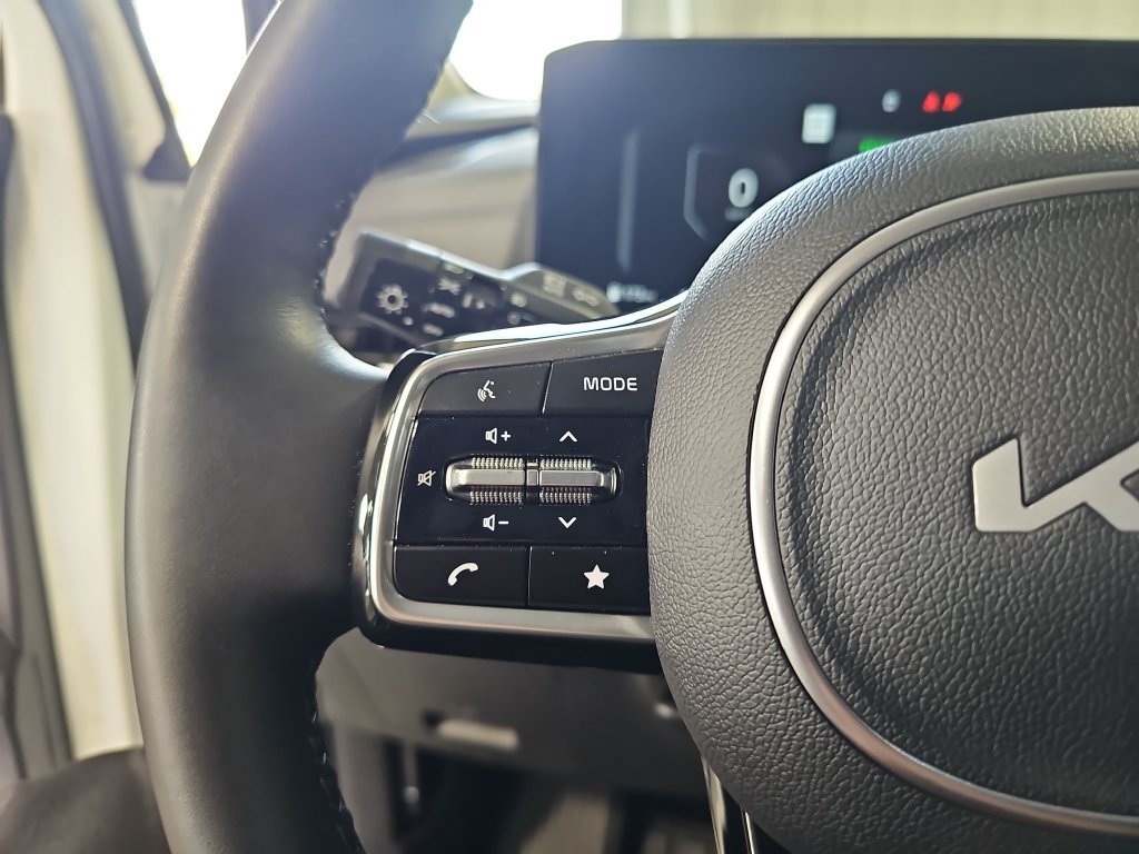 Used 2026 Kia Carnival SX Prestige FWD image 17