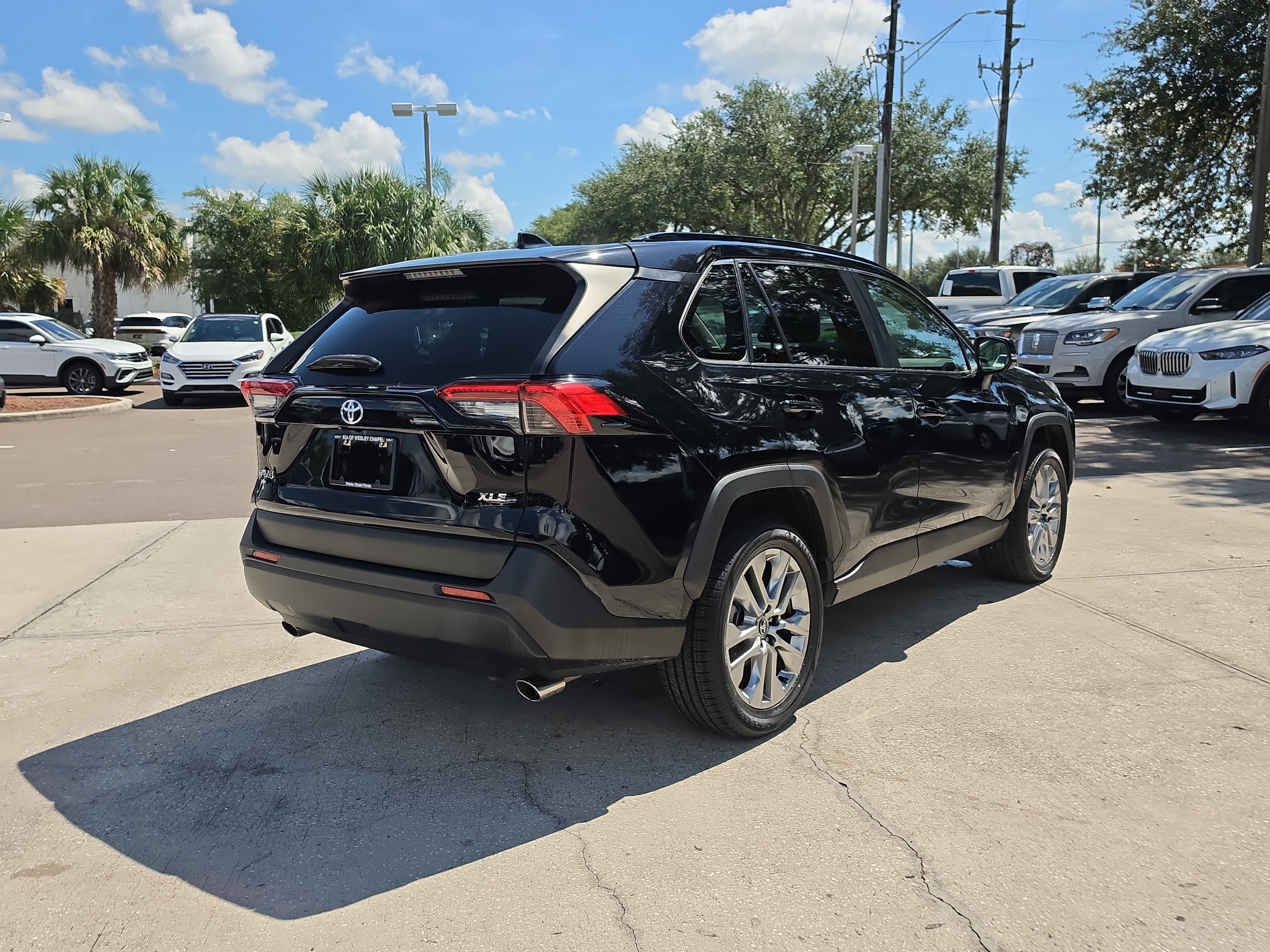 Used 2023 Toyota RAV4 XLE Premium FWD image 8