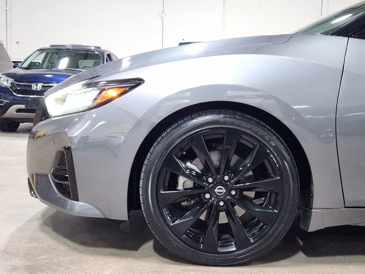 Used 2023 Nissan Maxima SR w/ Sport Mat Group image 5