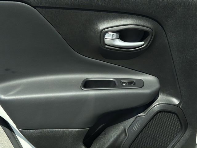 Used 2023 Jeep Renegade Latitude image 22