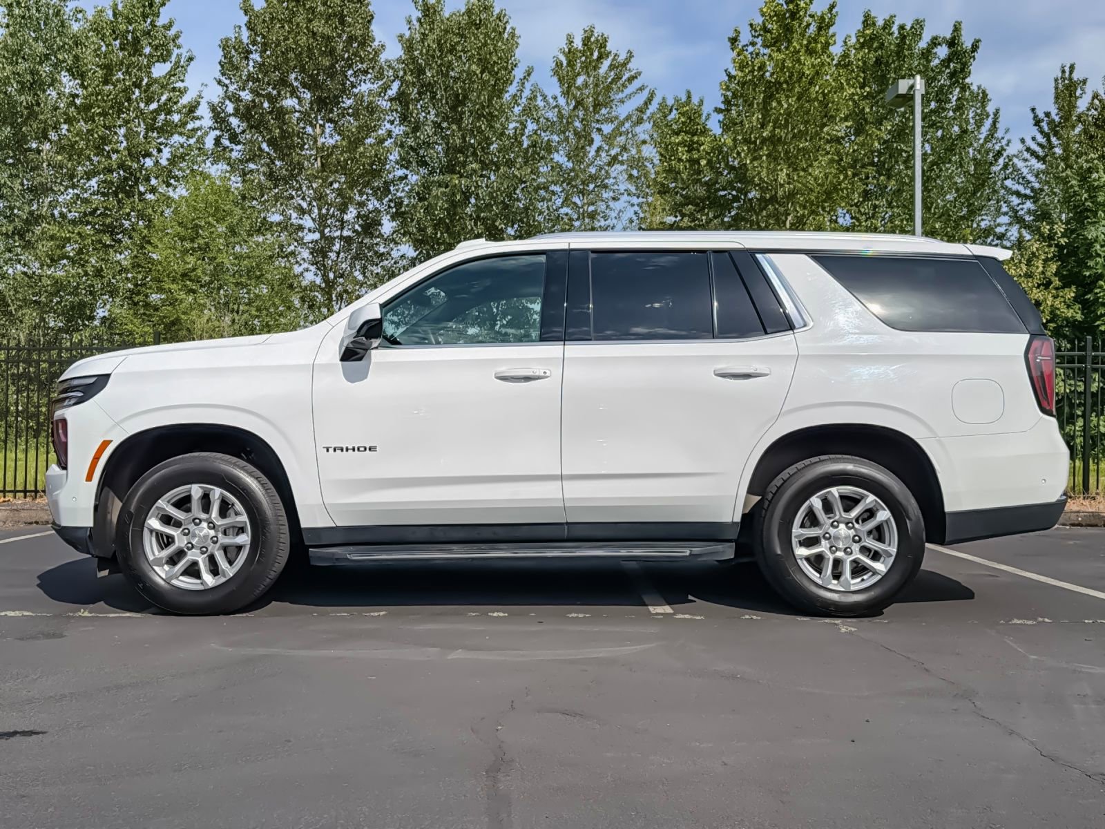 Used 2025 Chevrolet Tahoe LT AWD/4WD image 6