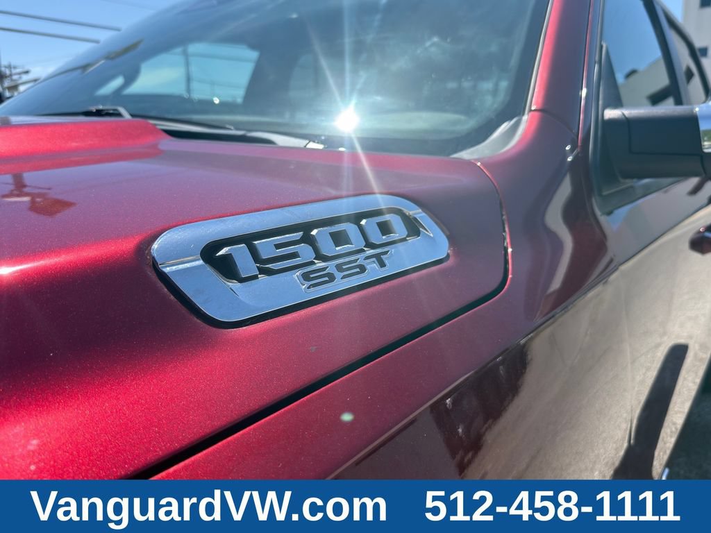 Used 2025 RAM 1500 Laramie AWD/4WD image 3