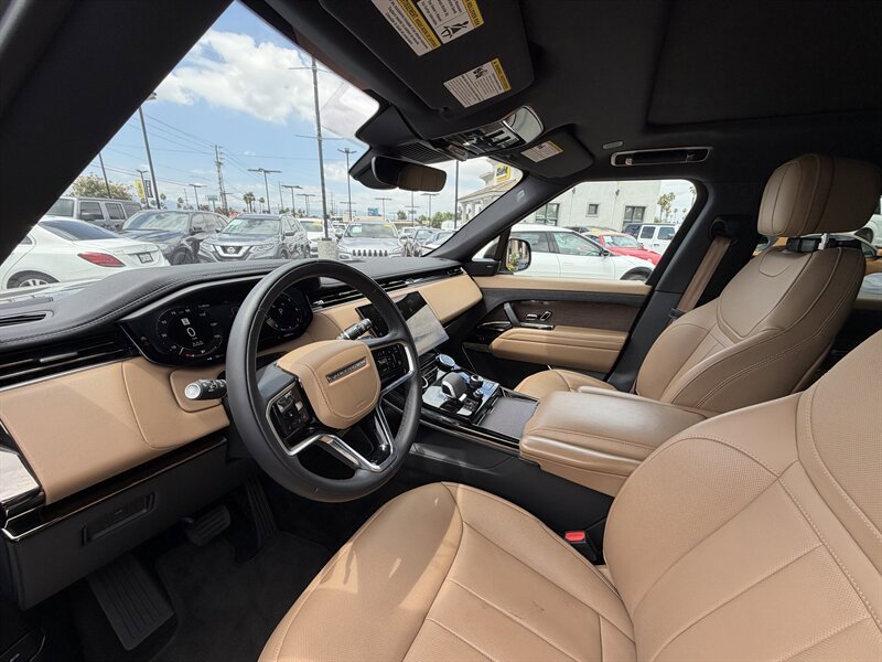 Used 2023 Land Rover Range Rover Sport SE AWD/4WD image 11