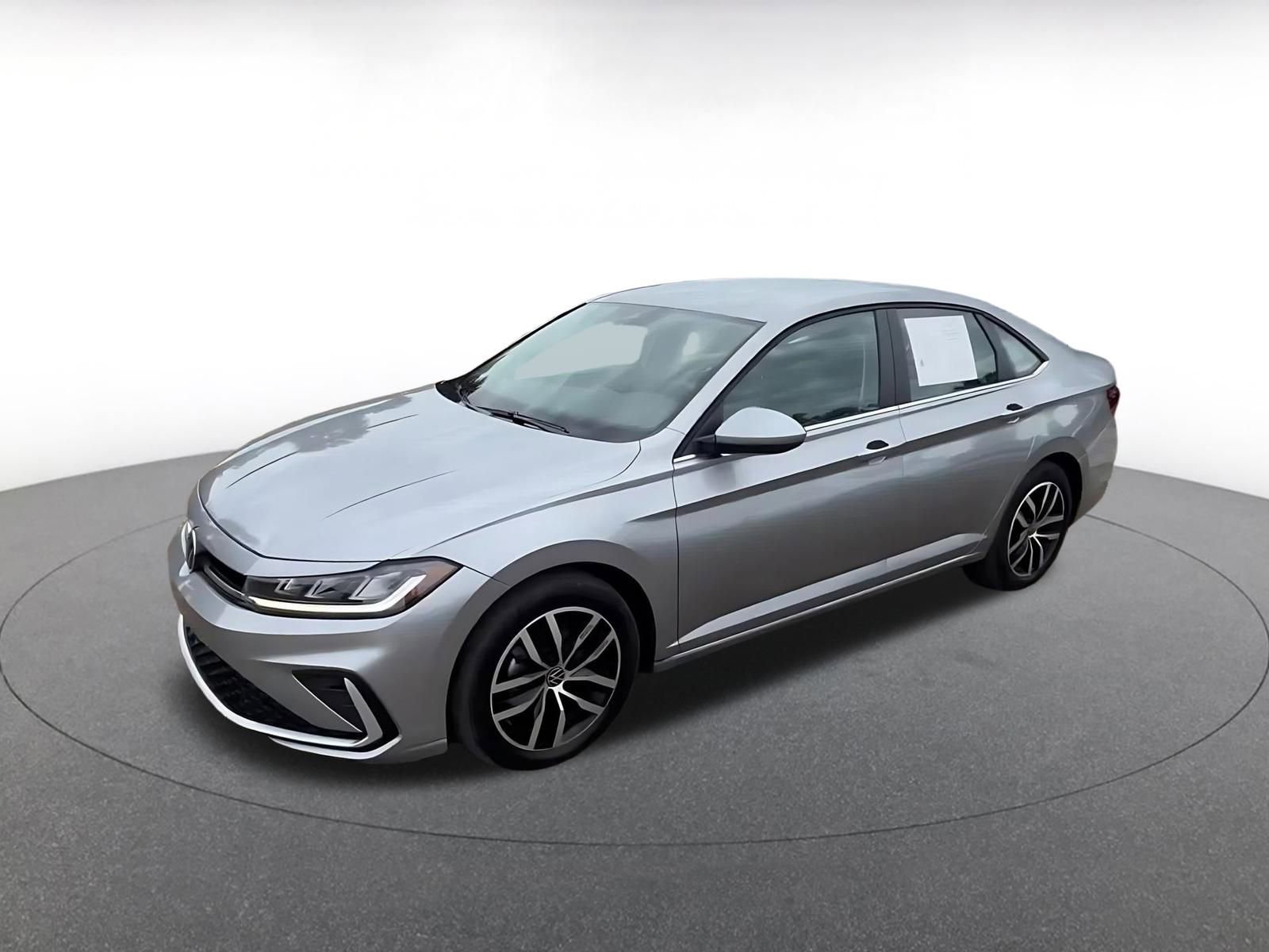 Used 2025 Volkswagen Jetta SE image 9