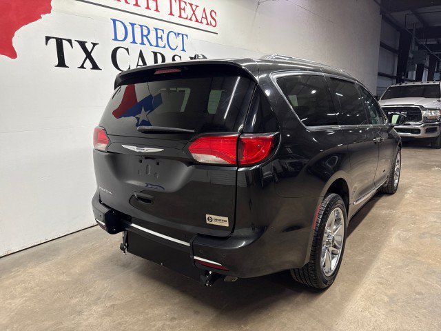 Used 2020 Chrysler Pacifica Touring-L FWD image 9