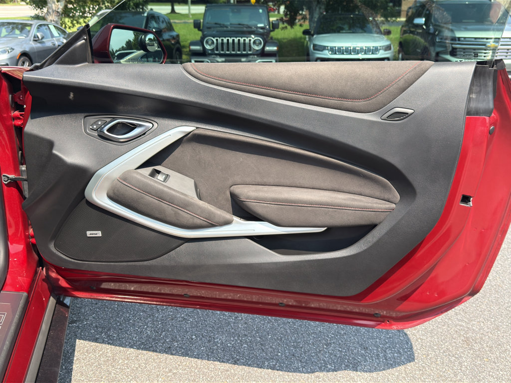 Used 2021 Chevrolet Camaro ZL1 RWD image 28