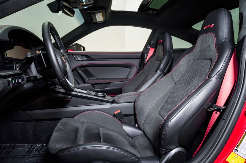 Certified 2025 Porsche 911 Carrera GTS RWD image 5