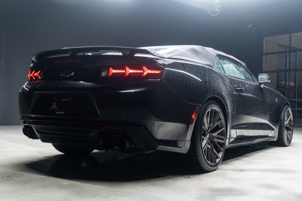 Used 2018 Chevrolet Camaro ZL1 RWD image 15