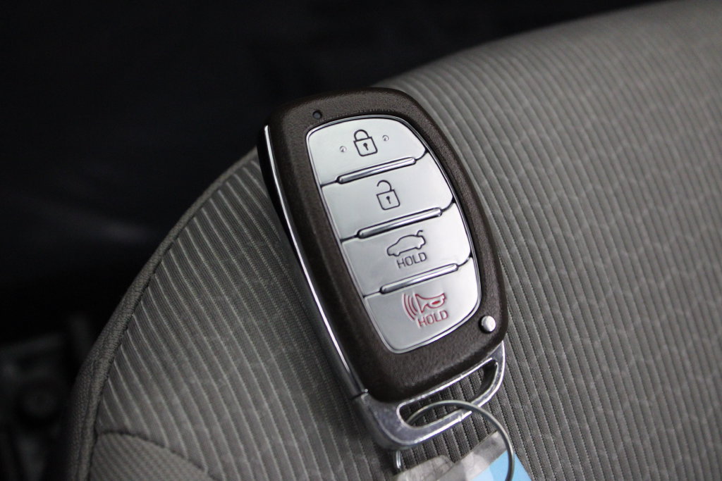 Used 2018 Hyundai Elantra Value Edition FWD image 29
