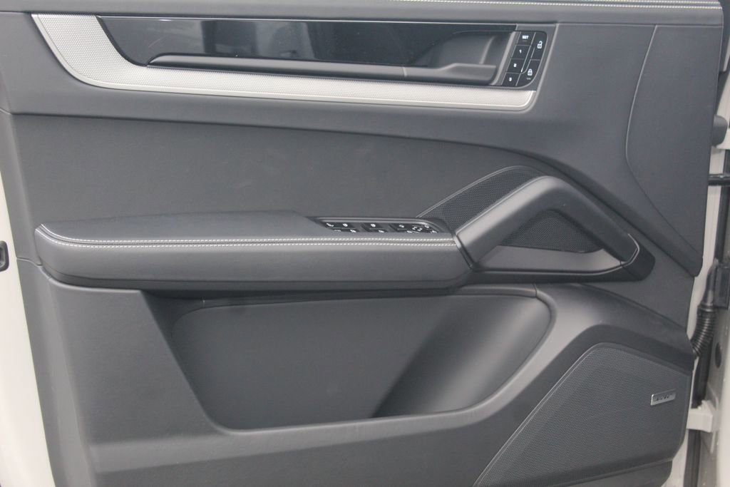 New 2026 Porsche Cayenne E-Hybrid image 21