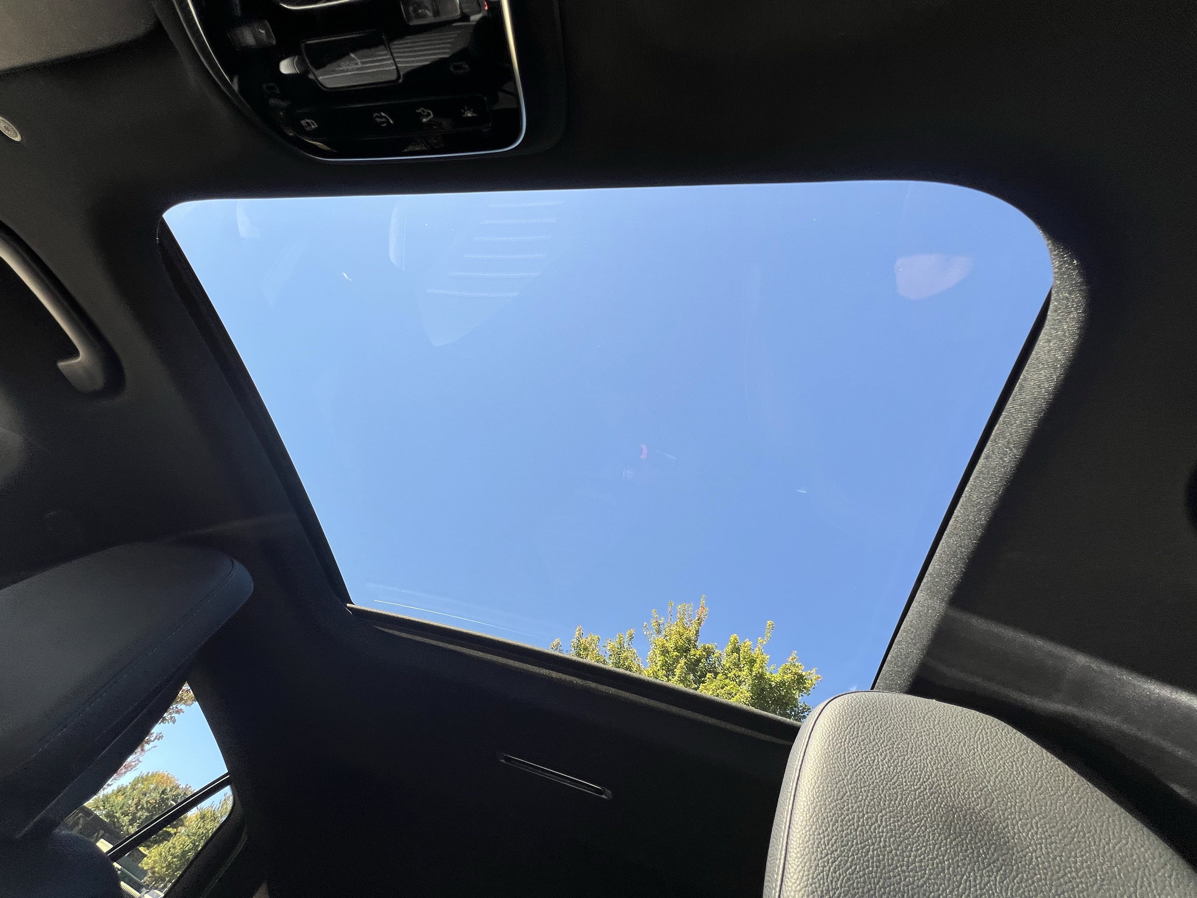 Certified 2024 Mercedes-Benz GLC 300 4MATIC w/ AMG Line image 28