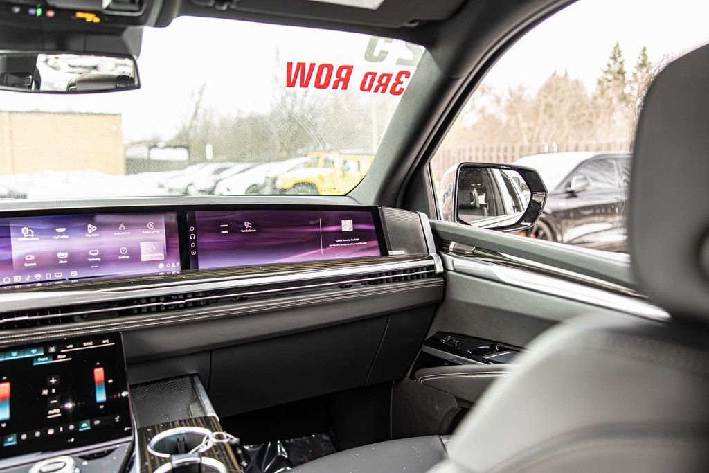 Used 2025 Cadillac Escalade Luxury image 41