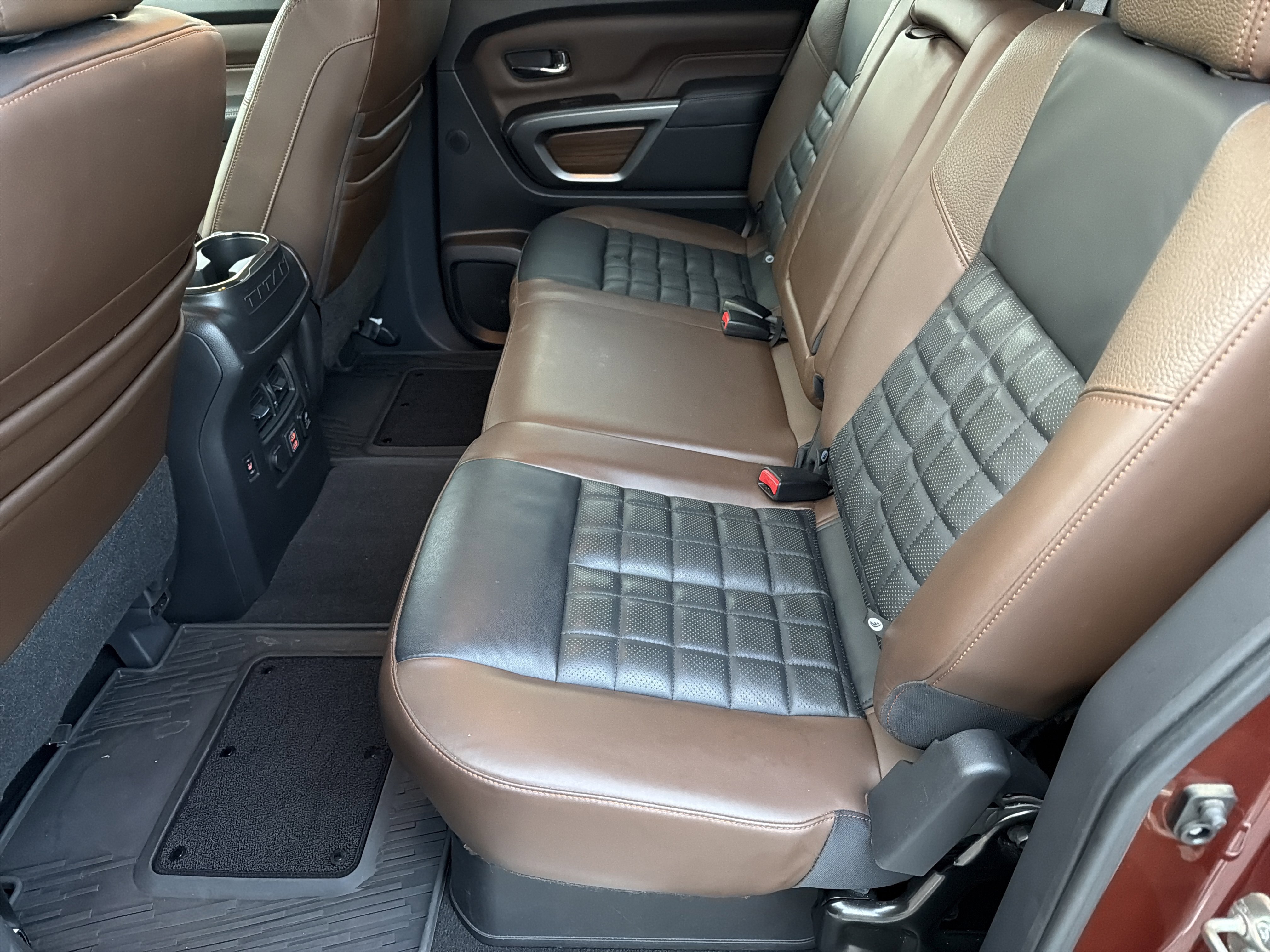 Used 2019 Nissan Titan Platinum Reserve w/ Platinum Utility Package image 21