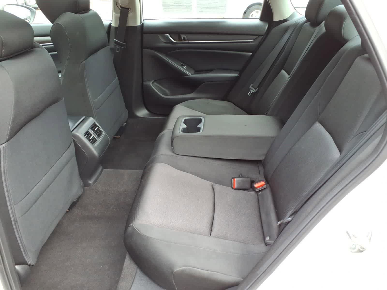 Used 2018 Honda Accord EX image 9