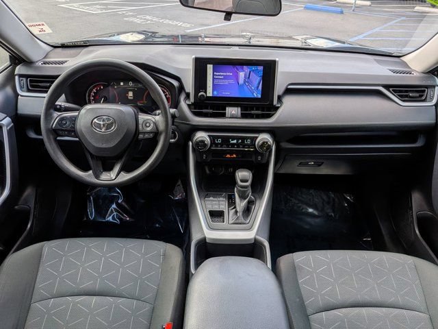 Used 2025 Toyota RAV4 XLE AWD/4WD image 15