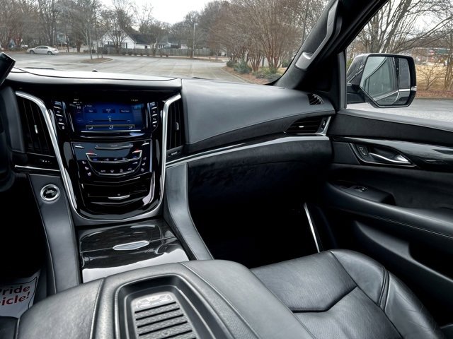 Used 2019 Cadillac Escalade ESV Platinum image 33