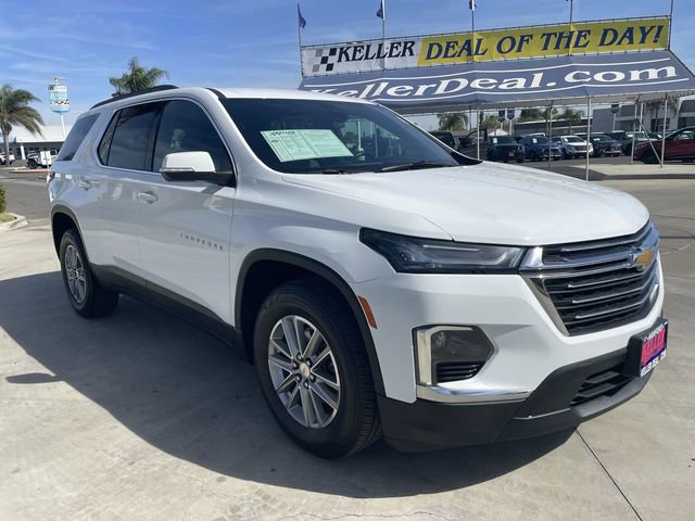 Used 2023 Chevrolet Traverse LT image 2