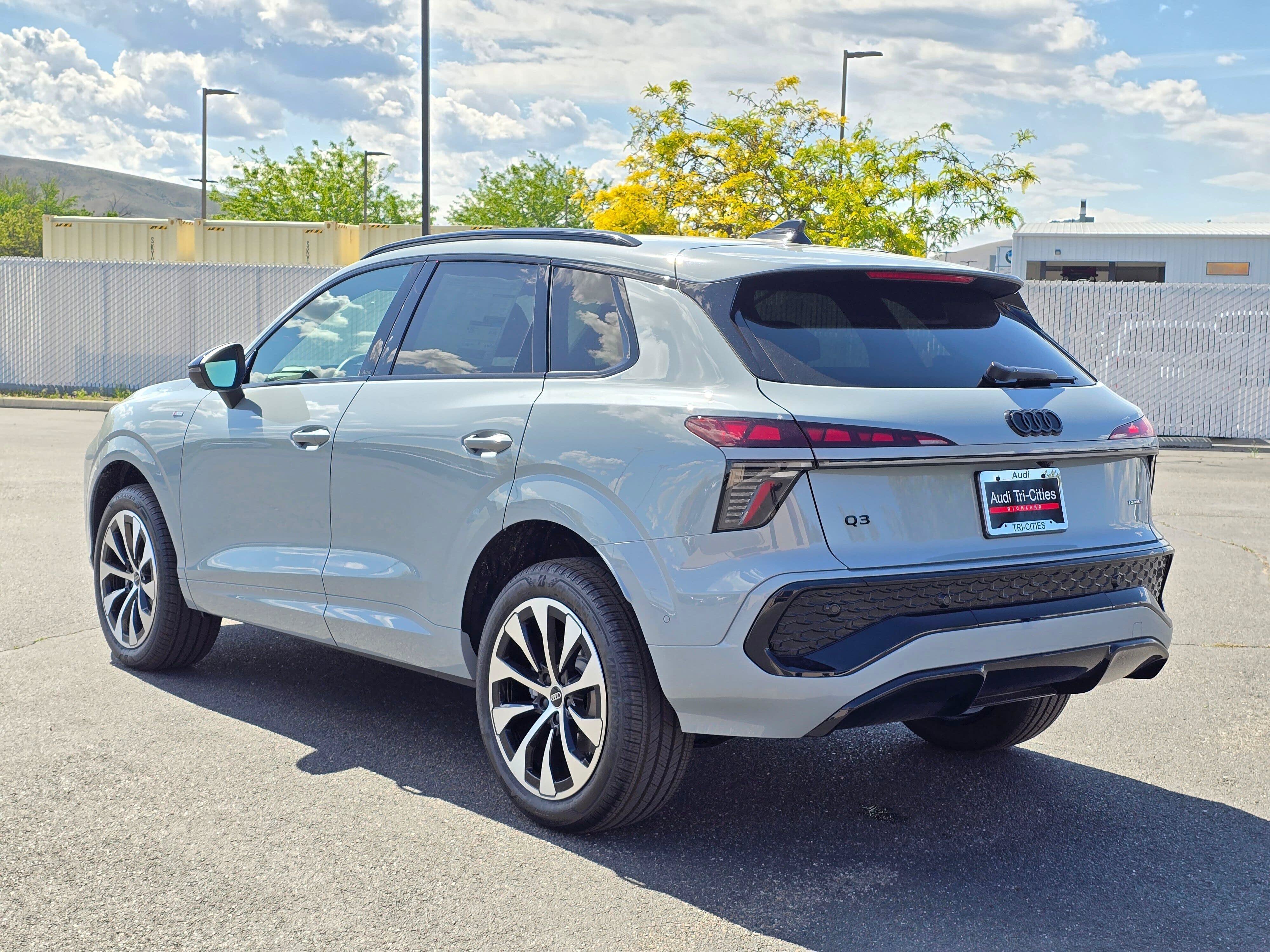New 2026 Audi Q3 quattro 2.0T AWD/4WD image 4