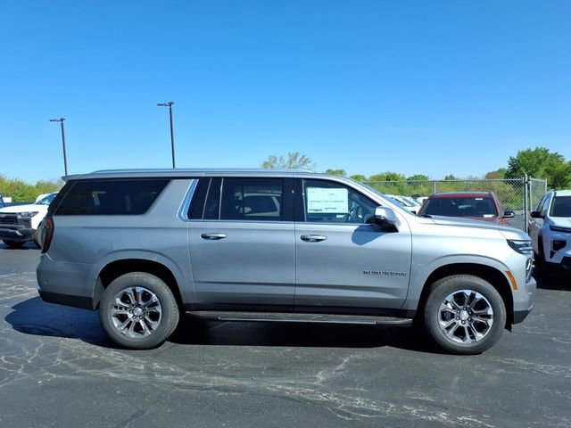 New 2026 Chevrolet Suburban LT w/ Comfort Package AWD/4WD image 2