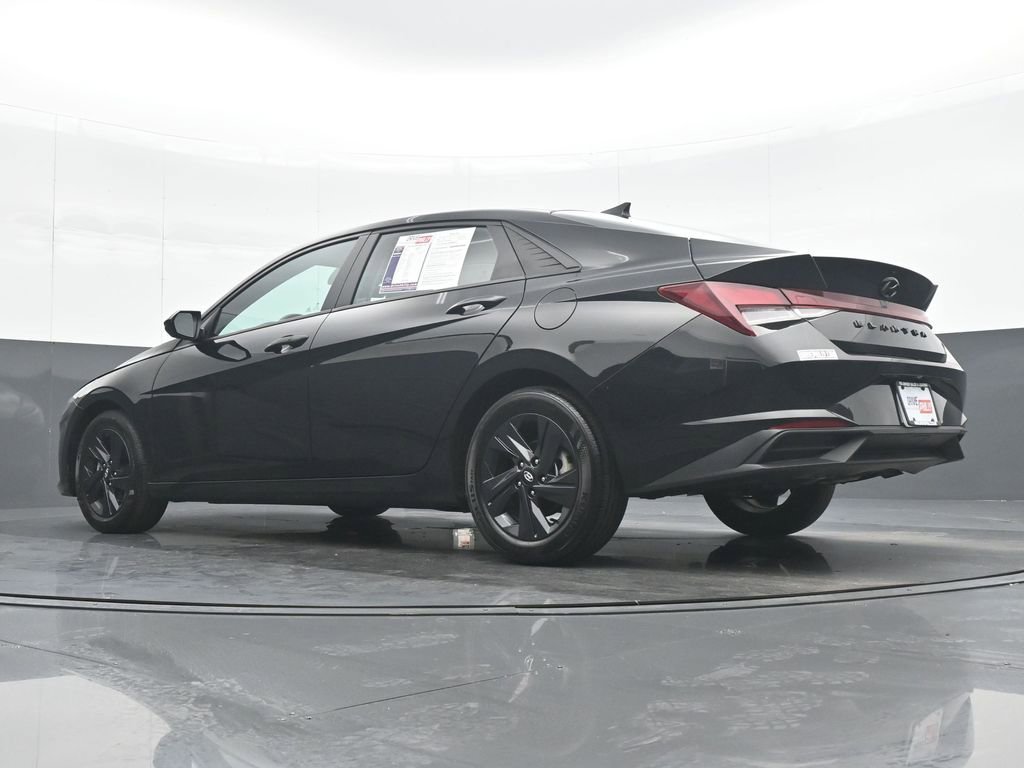 Used 2023 Hyundai Elantra SEL w/ Cargo Package image 28