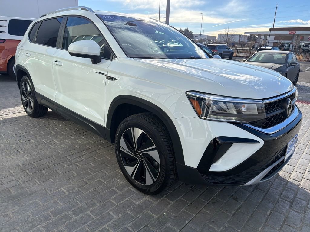 Certified 2024 Volkswagen Taos SE w/ Panoramic Sunroof Package image 8