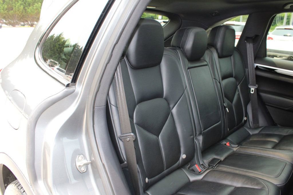 Used 2018 Porsche Cayenne S image 38