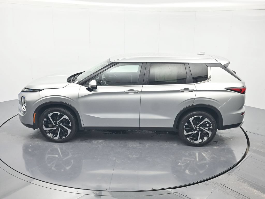 Used 2024 Mitsubishi Outlander SE FWD image 36