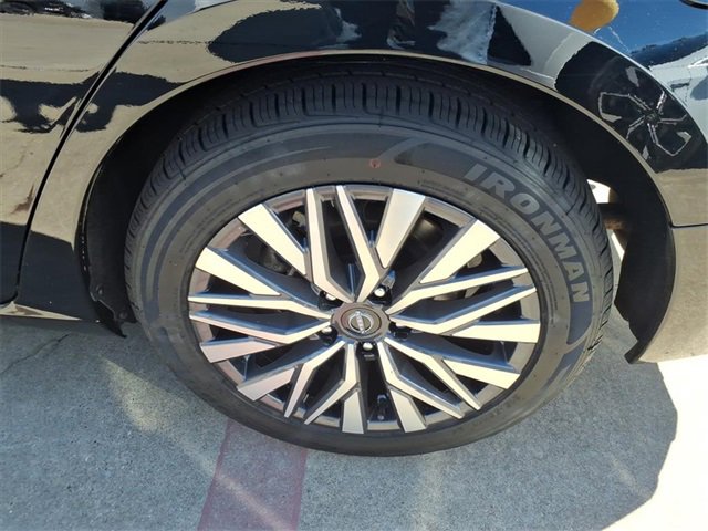 Used 2024 Nissan Altima 2.5 SV image 18