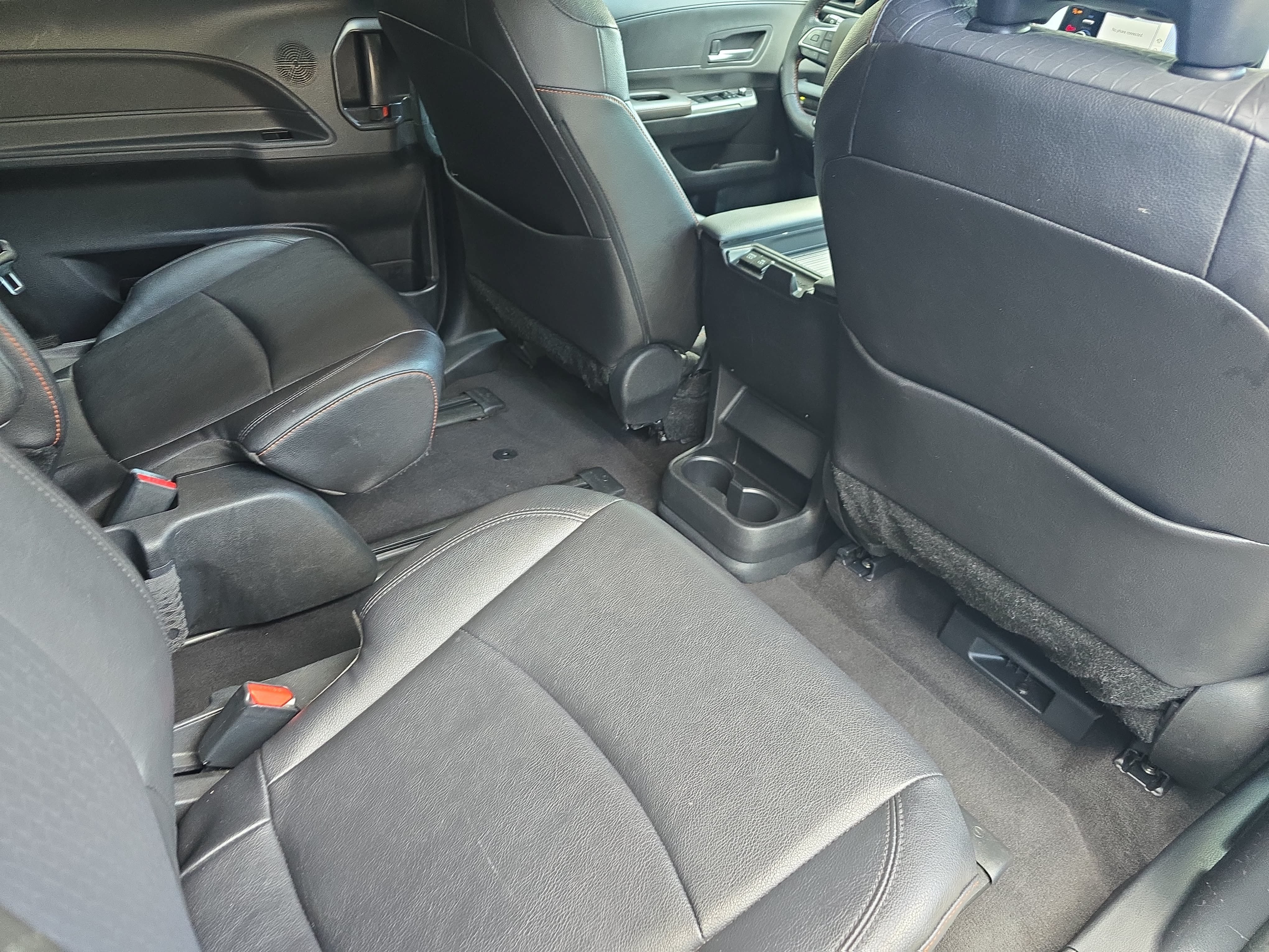 Used 2024 Toyota Sienna XSE FWD image 11