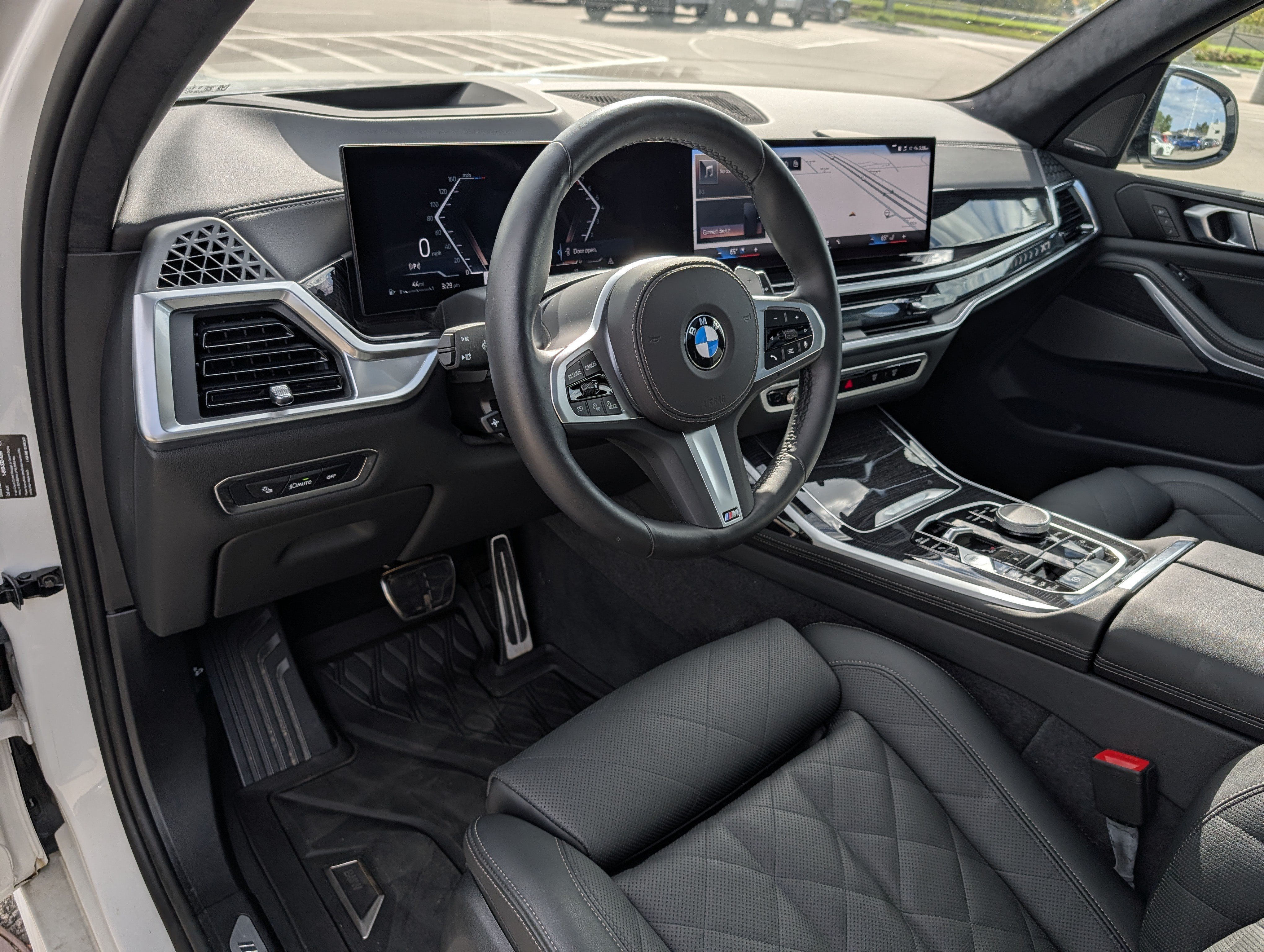 Certified 2026 BMW X7 xDrive40i w/ M Sport Package AWD/4WD image 18