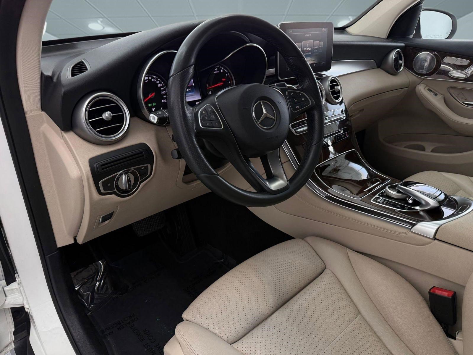 Certified 2017 Mercedes-Benz GLC 300 image 4