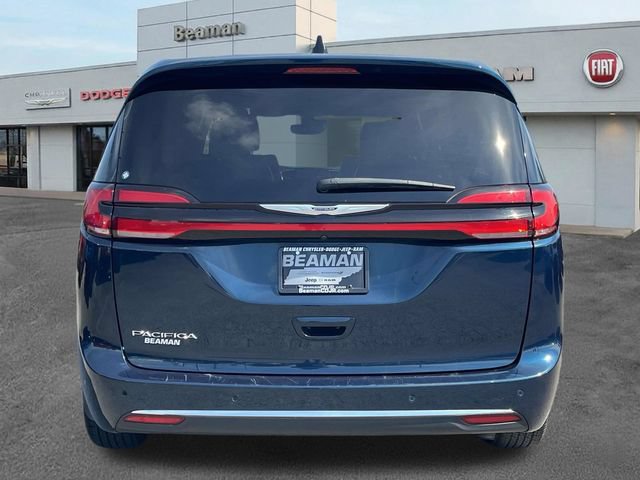 Used 2025 Chrysler Pacifica Select FWD image 6