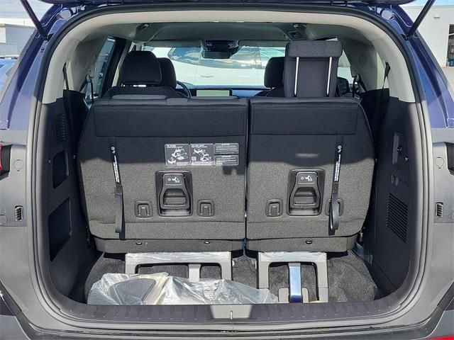 New 2026 Kia Carnival LX FWD image 6