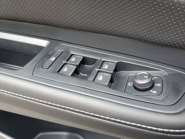 New 2026 Volkswagen Atlas Cross Sport SEL Premium R-Line image 31