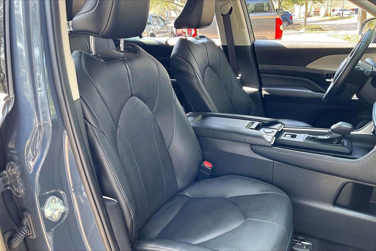 Used 2024 Toyota Grand Highlander Limited image 26