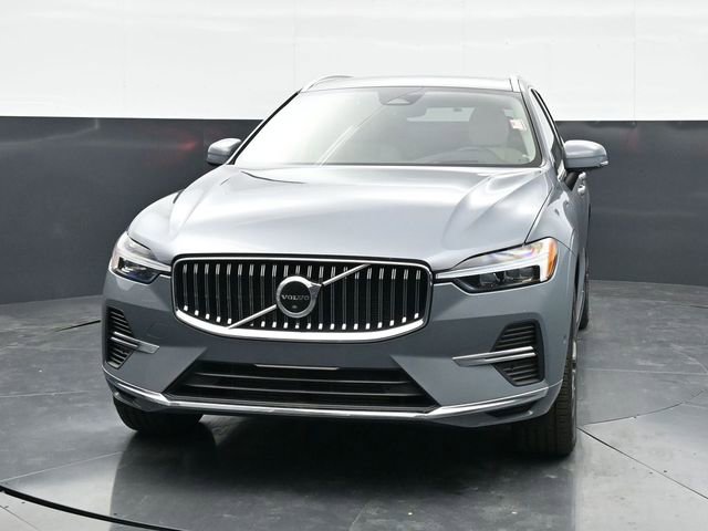 Used 2022 Volvo XC60 T8 Inscription Expression w/ Advanced Package AWD/4WD image 2