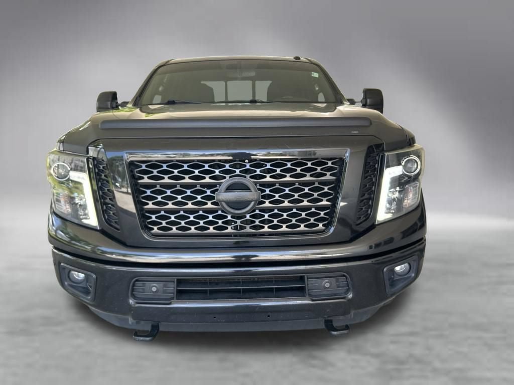 Used 2018 Nissan Titan SV w/ SV Convenience Package AWD/4WD image 13