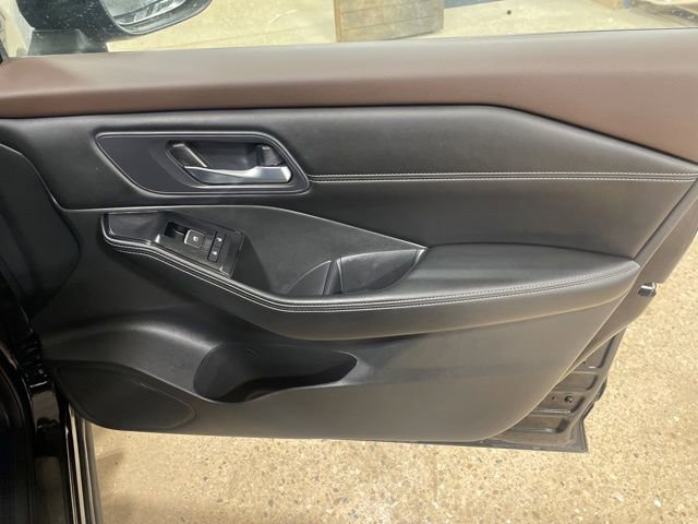 Certified 2023 Nissan Rogue SL w/ SL Premium Package image 32