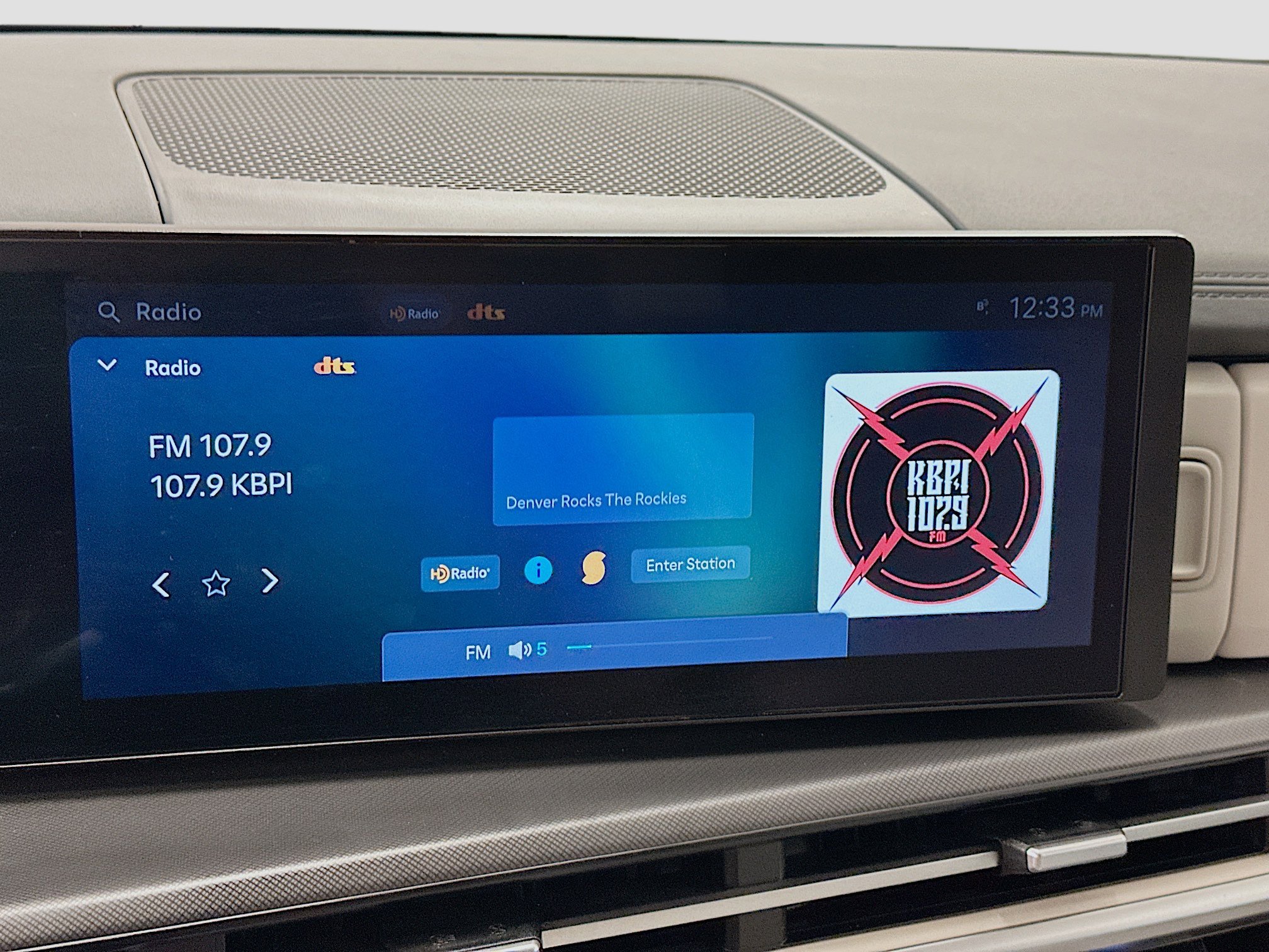 Used 2025 Hyundai Santa Fe SEL AWD/4WD image 21
