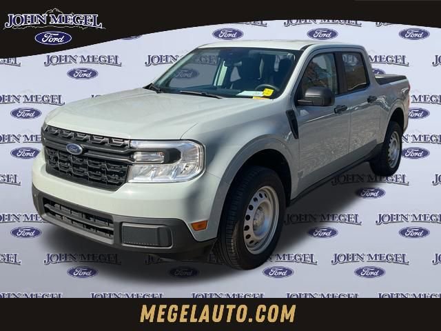 Used 2023 Ford Maverick XL image 1