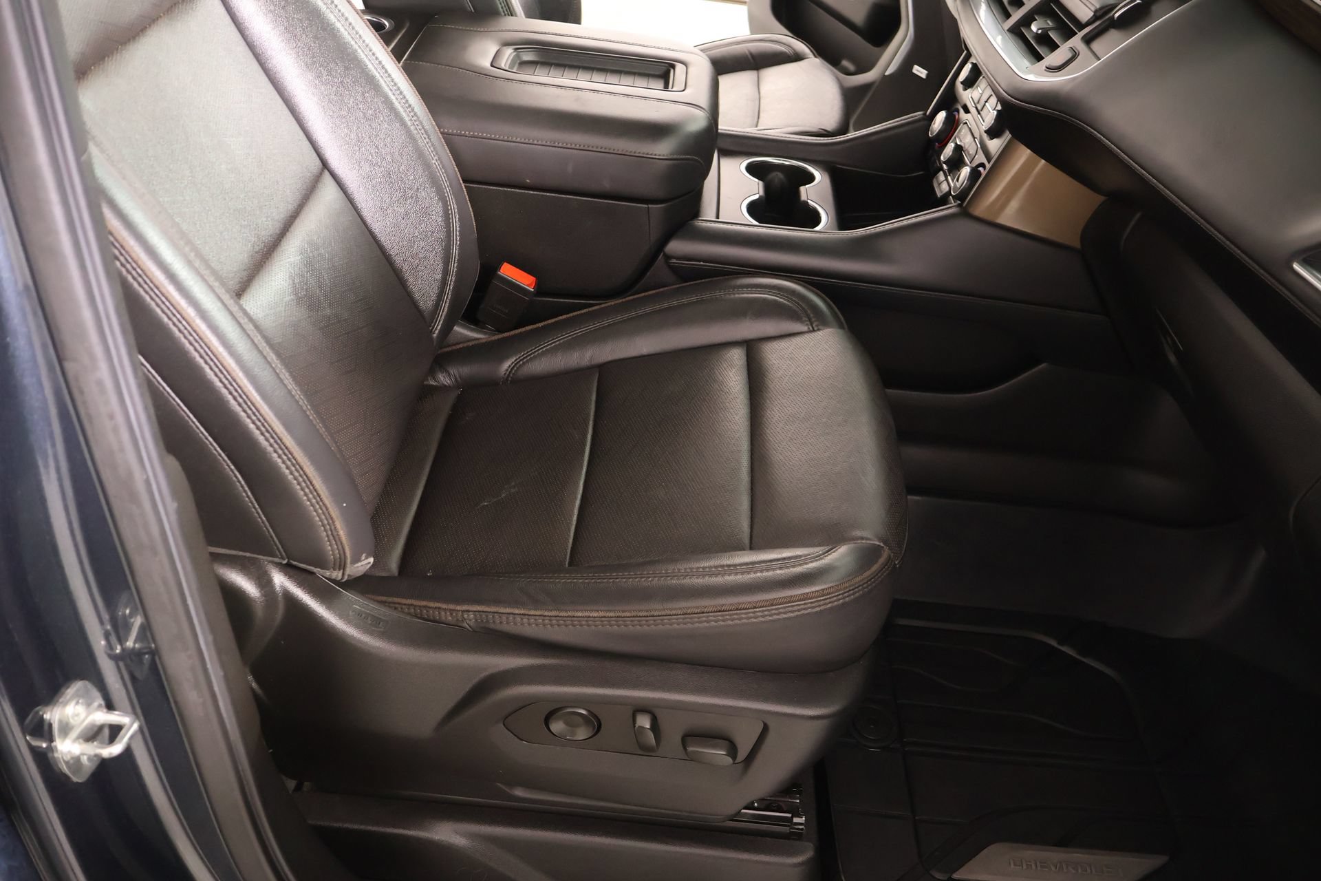 Used 2021 Chevrolet Suburban High Country AWD/4WD image 15