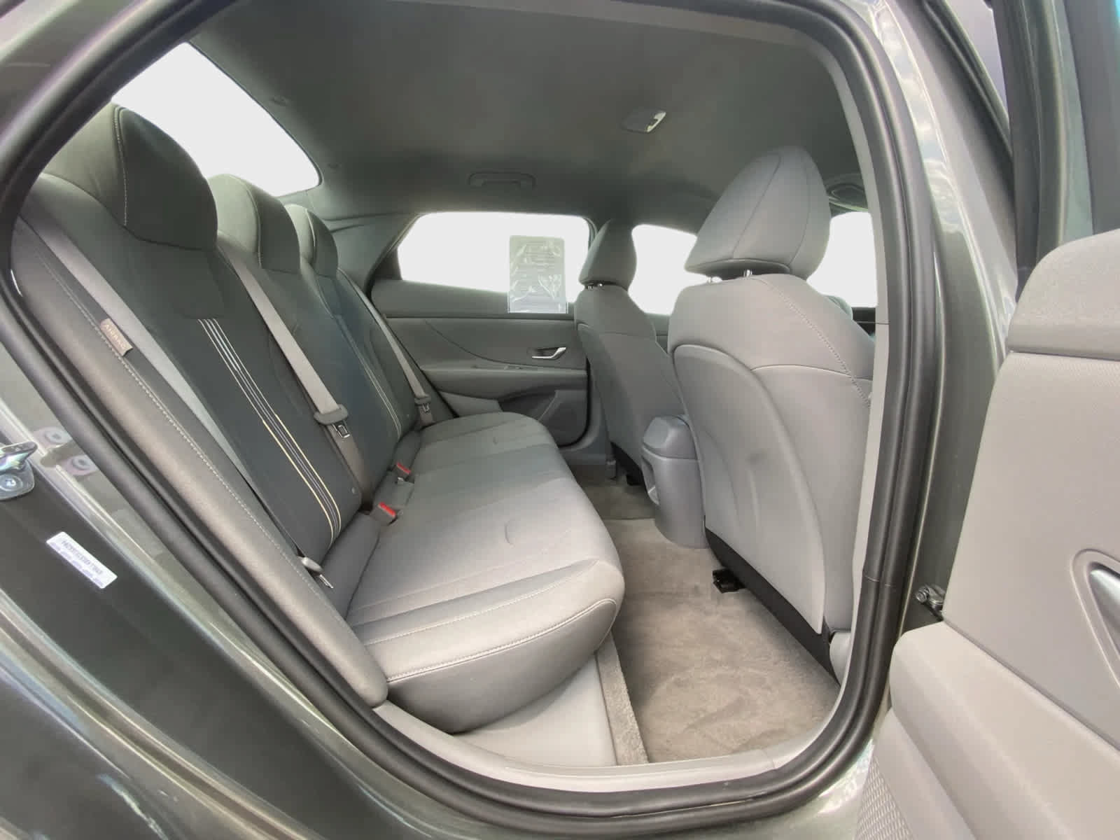 Used 2026 Hyundai Elantra SE FWD image 14